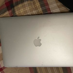 MACBOOK PRO **FOR PARTS ONLY**